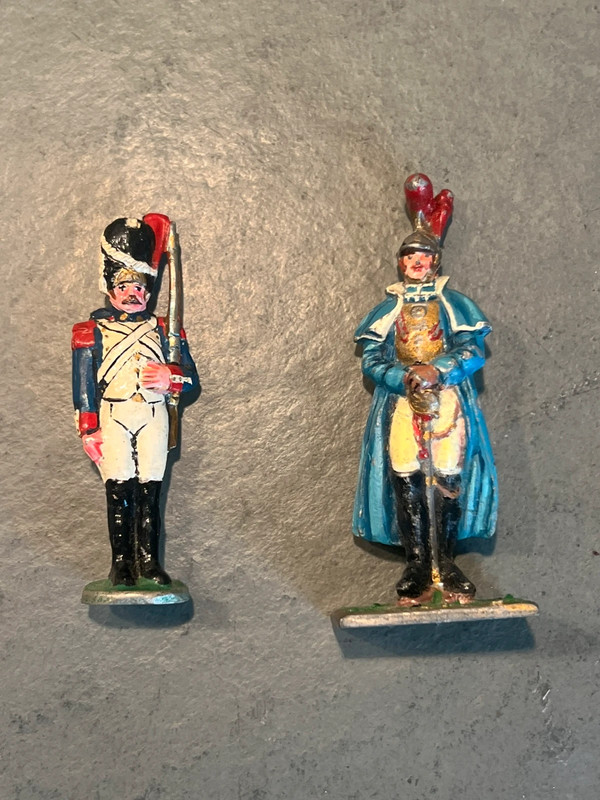 Bien lire texte Figurine soldat personnage plomb métal ancien premier empire juhel 20/€/piece