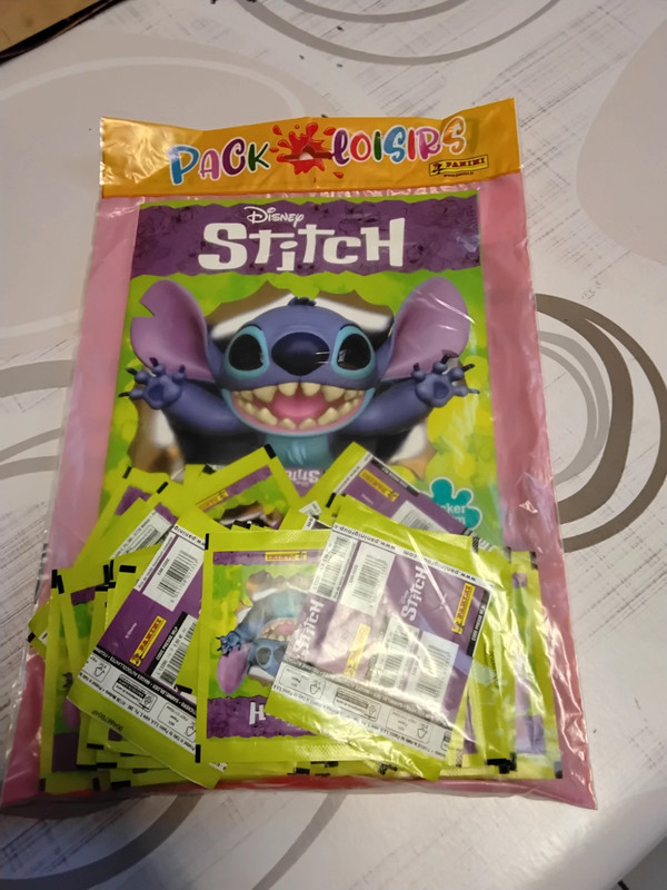 250 stickers Panini avec album Stitch