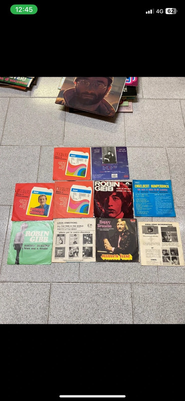 Lotto 10 vinili 45 giri internazionali vintage - Robin Gibb, Louis Armstrong, Engelbert Humperdinck