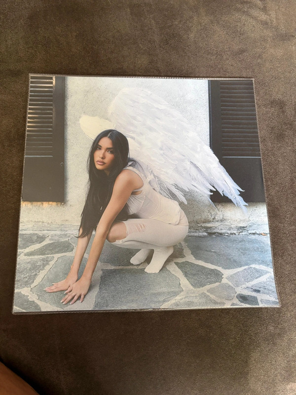 Nieuw Madison Beer - Angels Wings