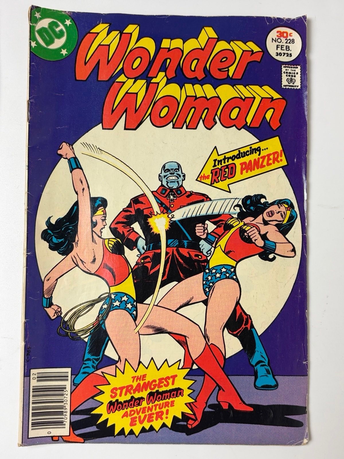 Wonder Woman #228 (1977) 1�� App. Panzer rosso in 5,5 fine - spedizione illimitata