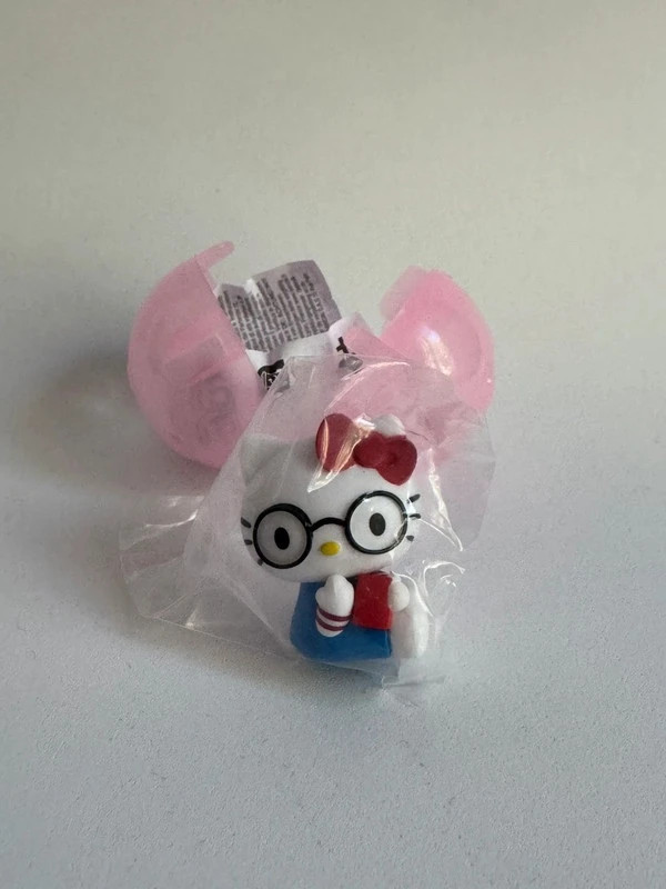 Gashapon Sanrio Hello Kitty Megane-kko Chan Figure Bandai