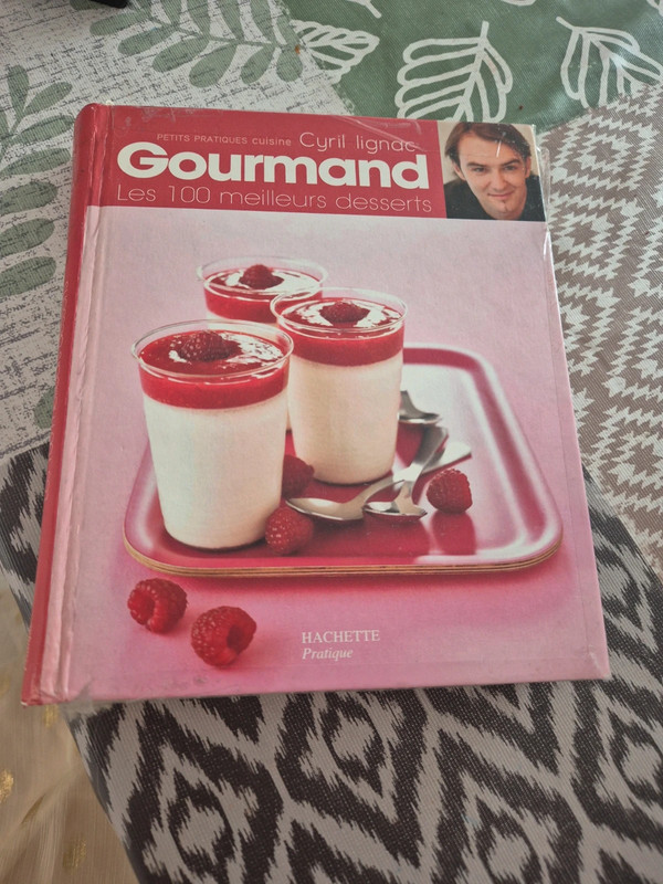 Livre de recette cyril l'igname 100 meilleurs desserts