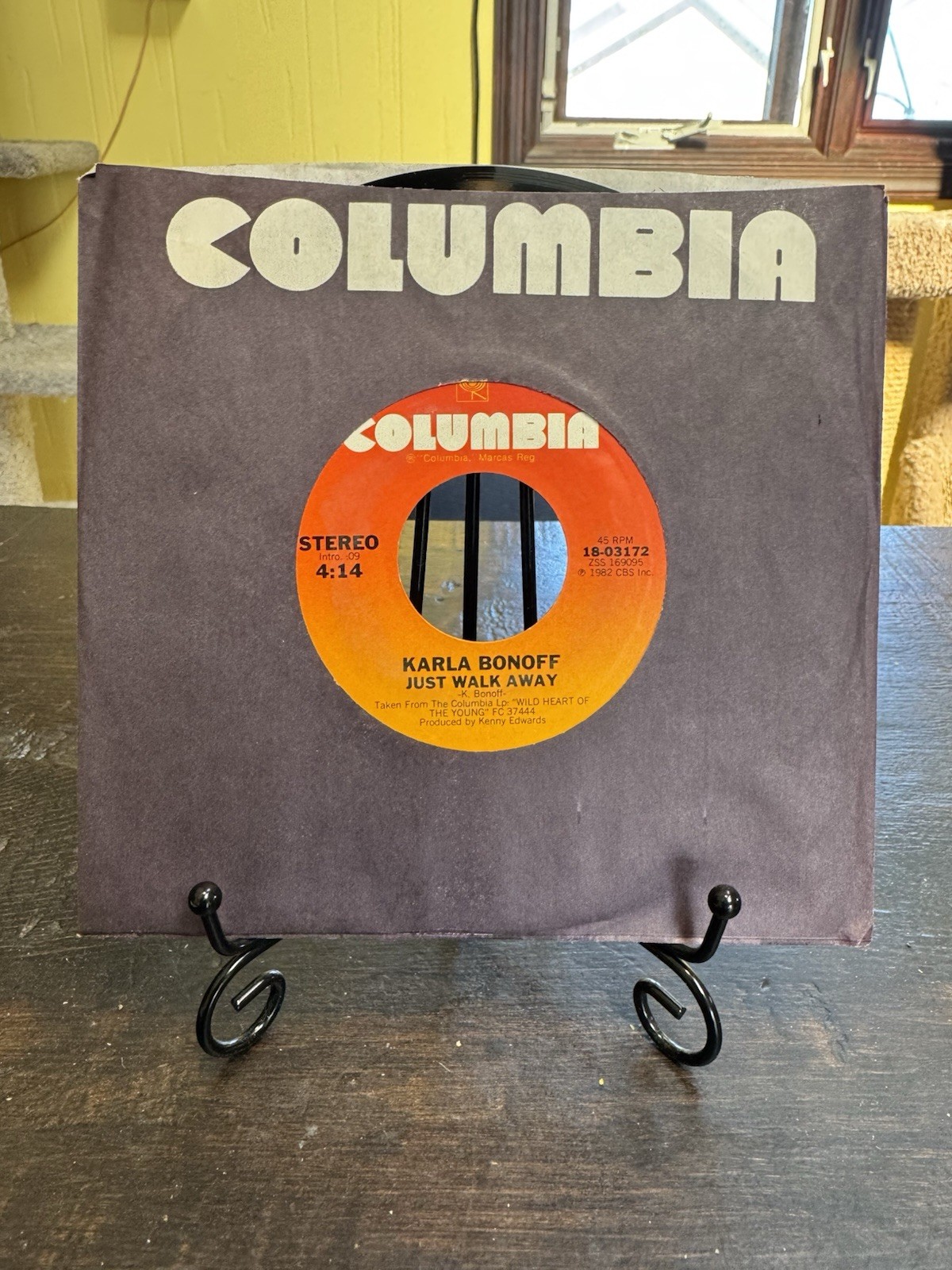 Karla Bonoff Please Be the One / Just Walk Away 45 Columbia 18-02172 1981