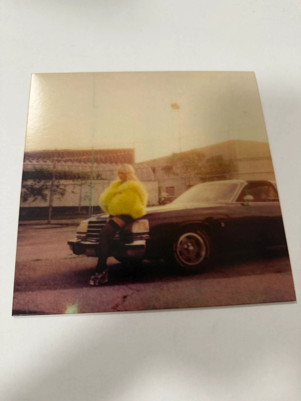 Please Please Please 7” vinyl Sabrina Carpenter