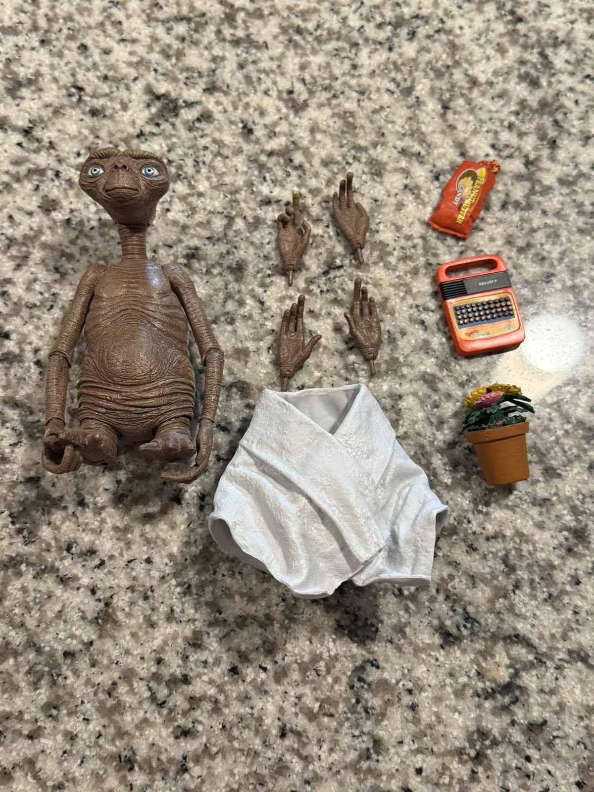 NECA ULTIMATE E.T. L'ACTION FIGURE EXTRATERRESTRE 40° ANNIVERSARIO