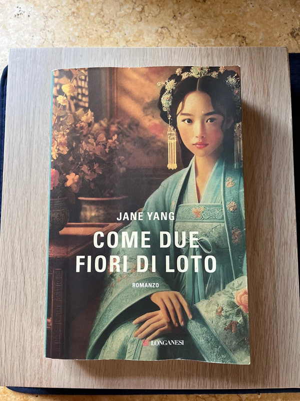 Come due fiori di loto (lievi imperfezioni)