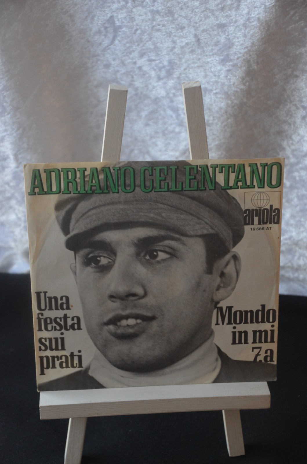 Adriano Celentano ‎ Una Festa Sui Prati / Mondo In Mi 7a  Ariola 19 586 single