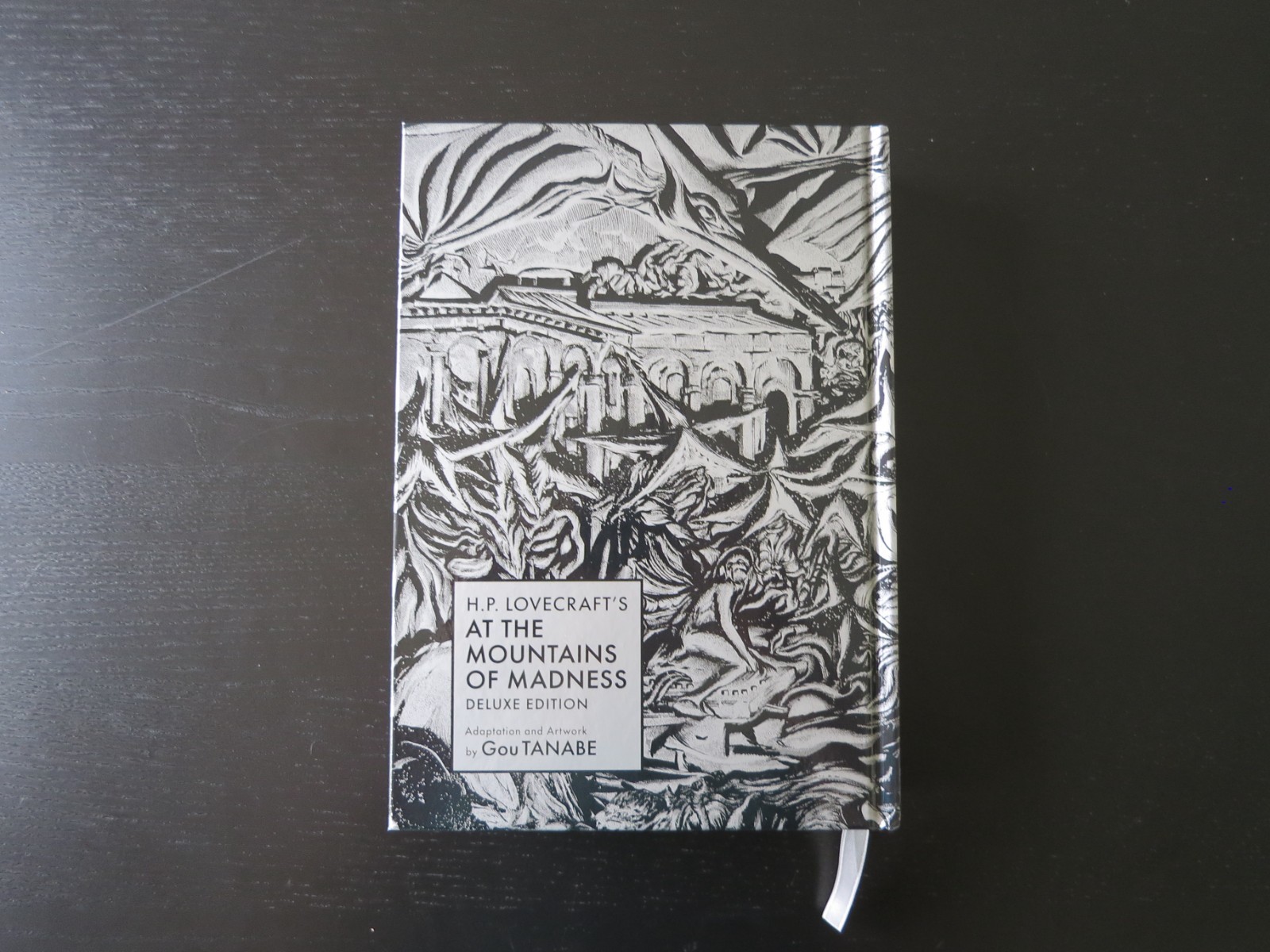 H.P Lovecraft's at the Mountains of Madness Deluxe Edition manga Gou Tanabe