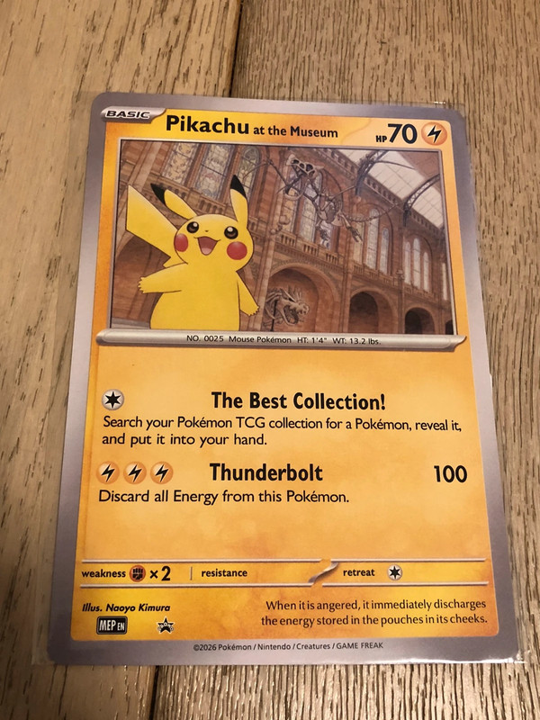 Grande carte Promotionnelle Pikachu at the museum