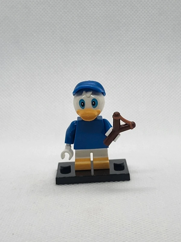 Personnage type Lego – Fifi (Lego-style character – Disney – Dewey)