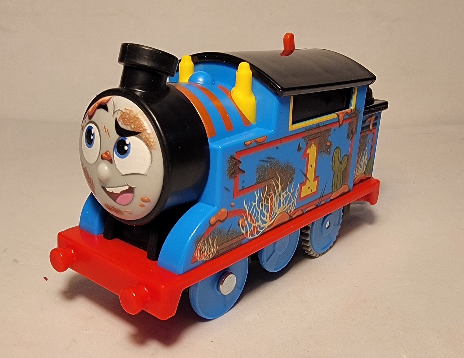 2021 Thomas & Friends Mud Run Thomas Motorized Train Engine Works With Batteries