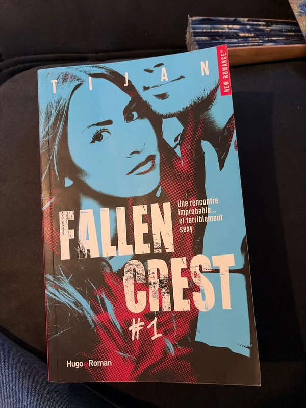 Roman Fallen crest
