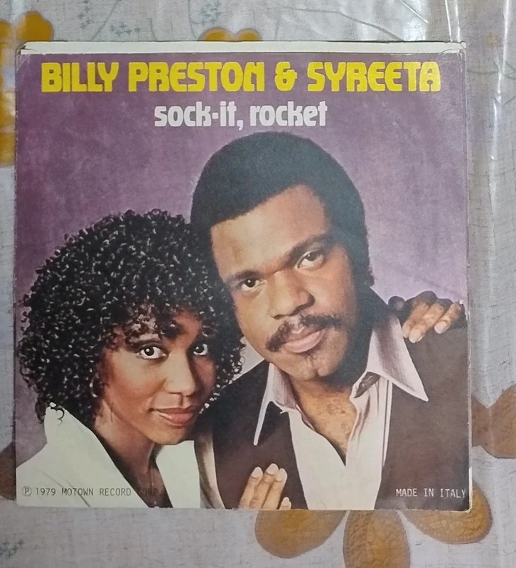 Billy Preston e Syreeta - Sock it, rocket/With you I'm Born Again 45 giri in ottime condizioni