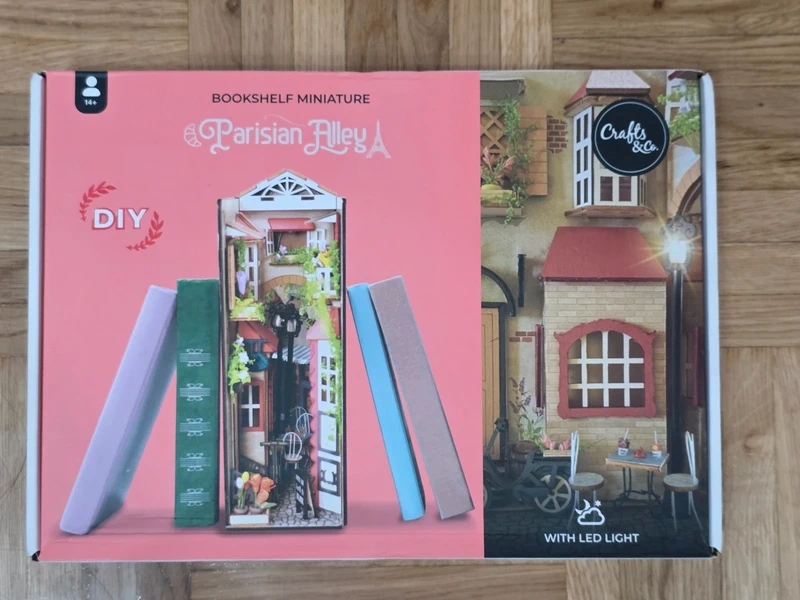 Kit DIY book nook Parisian Alley
