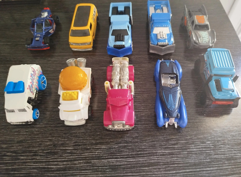 Lote 10 Hot Wheels Variados