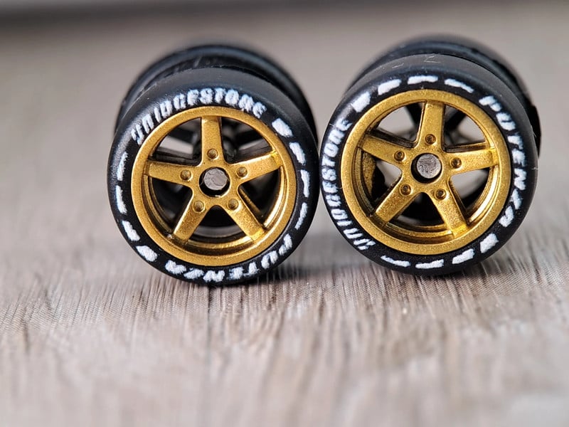 1/64 Bridgestone Potenza Metallic Gold 5-Spoke Custom Wheels