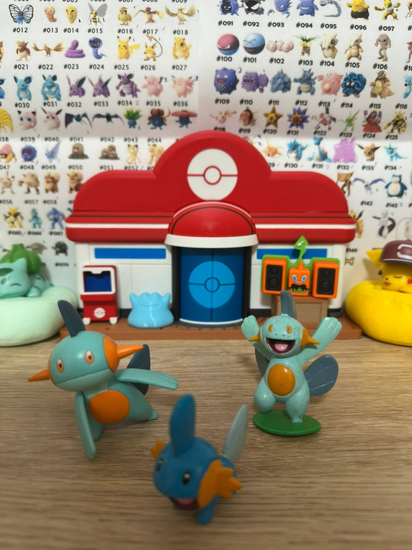 Lote figuras Pokemon 1 Mudkip i dos marshromp