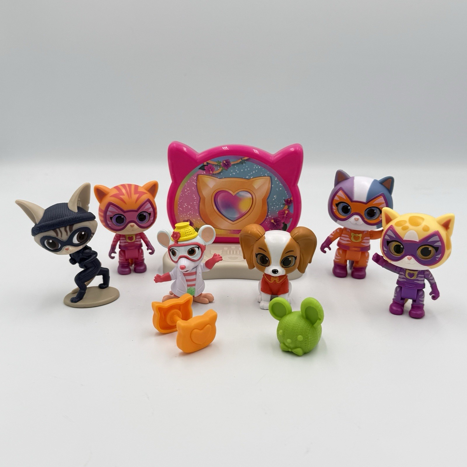 Super Kitties Su-Purr Wild Deluxe Set di Figure 9 Pezzi Ratto da Laboratorio Antifurto - Incompleto