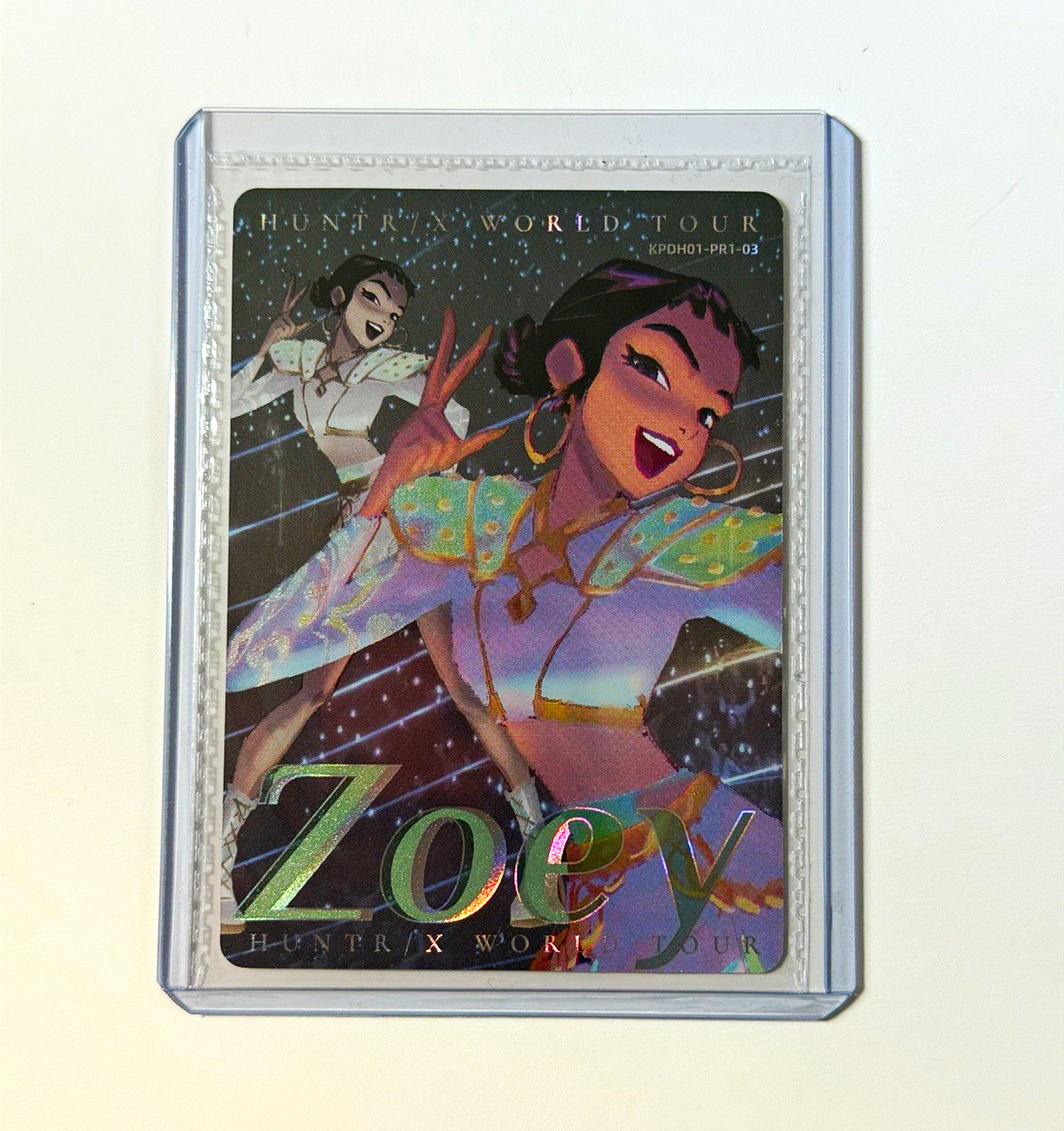 KAYOU KPop Demon Hunters HUNTR/X World Tour Zoey ologramma KPDH01-PR1-03