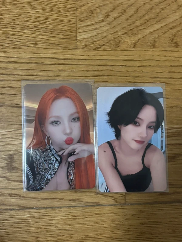 Idle Soyeon photocard set