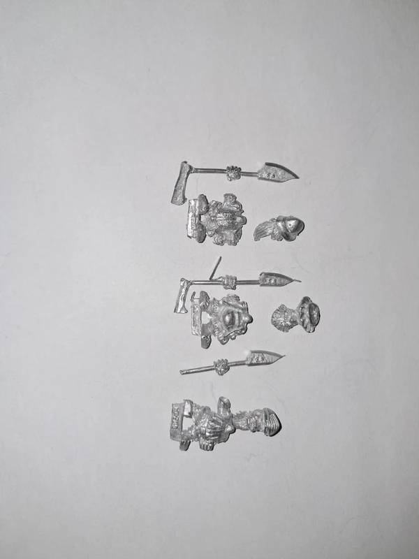 Imperial dwarf halberdeers