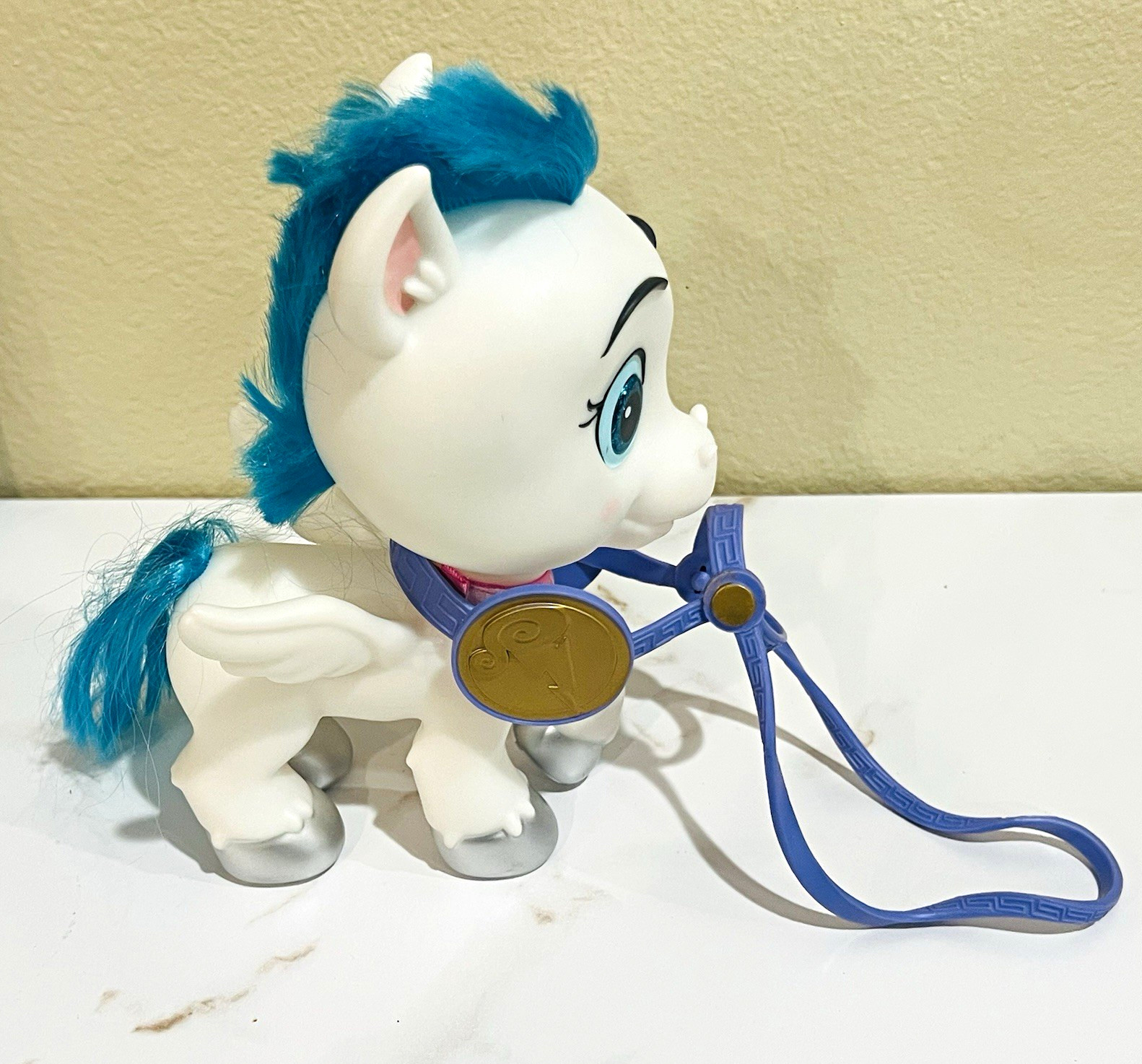 Disney Store Hercules Baby Pegasus Figura Giocattolo Ricambio 8" Capelli Blu Imbracatura
