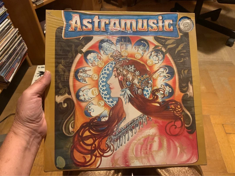 LP Astro music forever records 01010