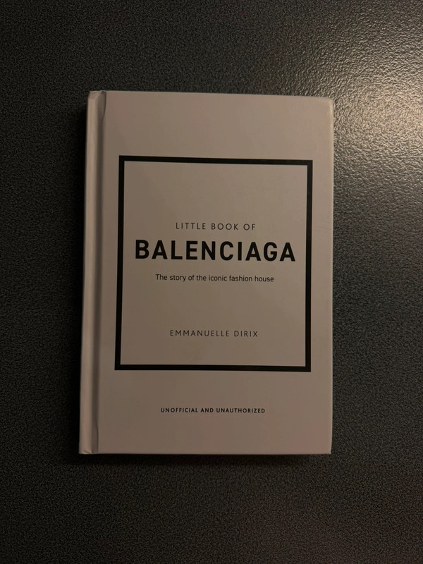 Balenciaga decoratie boek