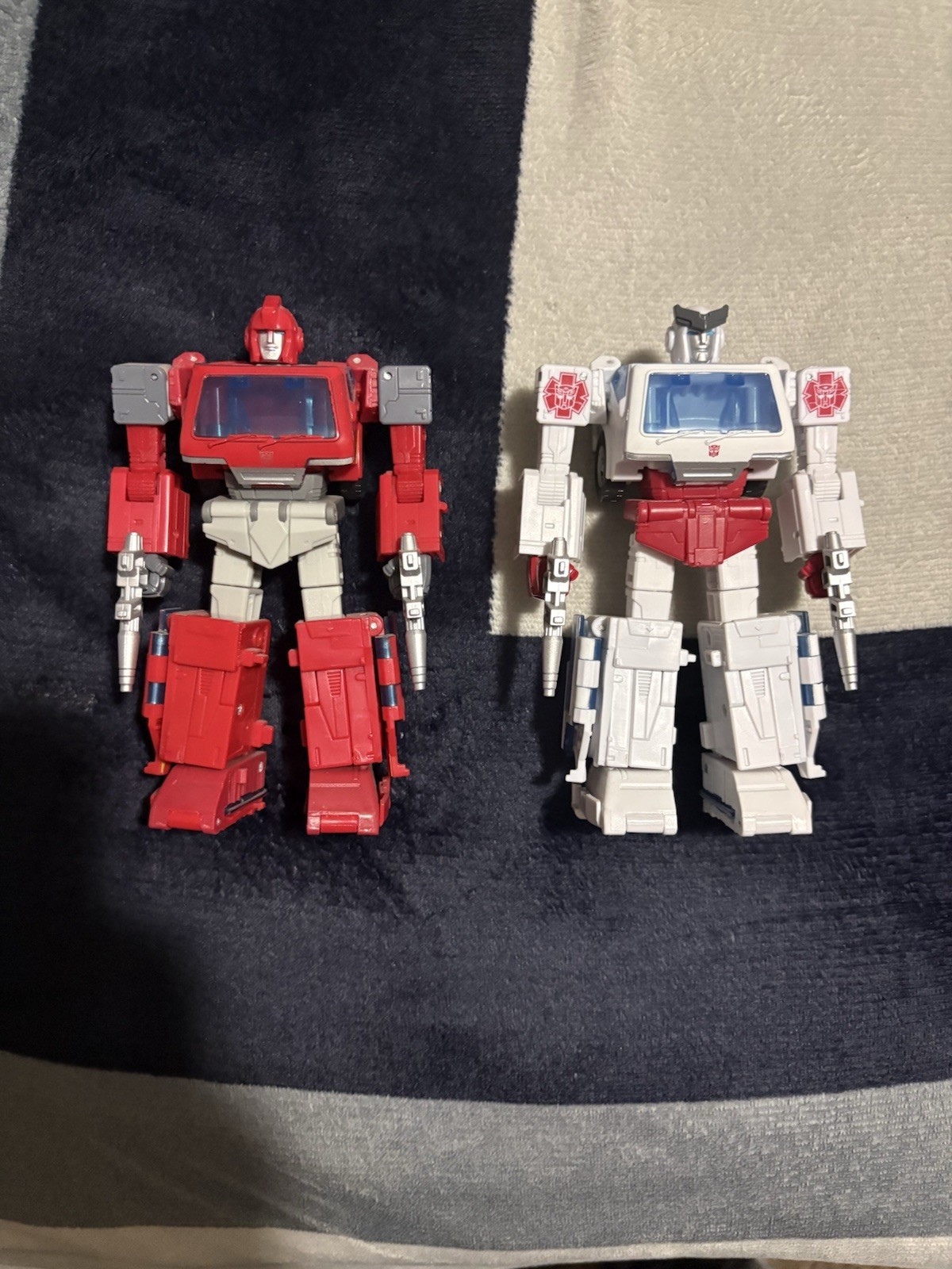 Transformers Studio Series 86 Ironhide & Ratchet (con Toyhax per Ironhide)