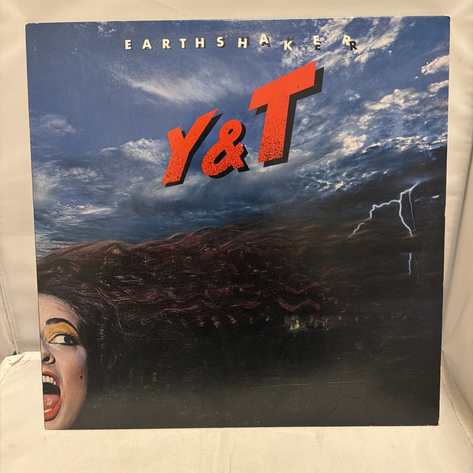 Y&T "EARTHSHAKER" 1981 LP Vinyl Record,  A & M, AMLH-64867 rock metal 