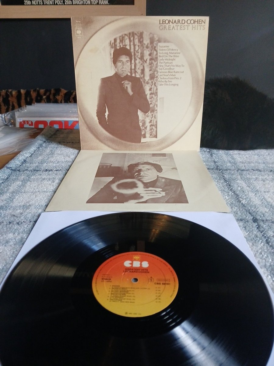 LEONARD COHEN GREATEST HITS VINYL LP CBS 69161. VG+/VG+ Play Tested.