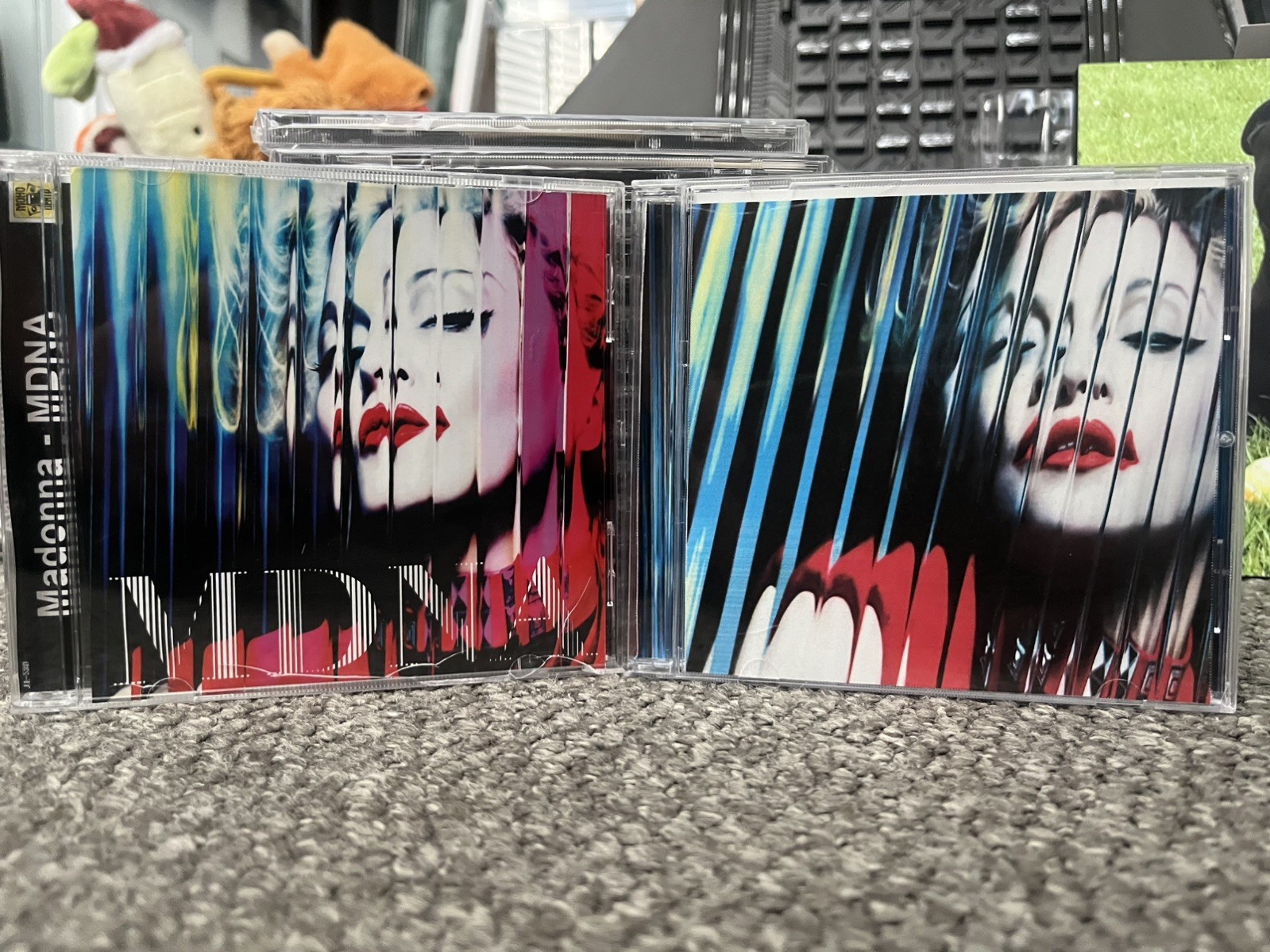 Madonna MDNA 20 Track CD incl.  Superpop / Girl Gone Wild 11 Track Remix Single