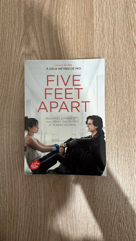 « Five Feet Apart » ou « À deux mètres de toi » de Tobias Iaconis
