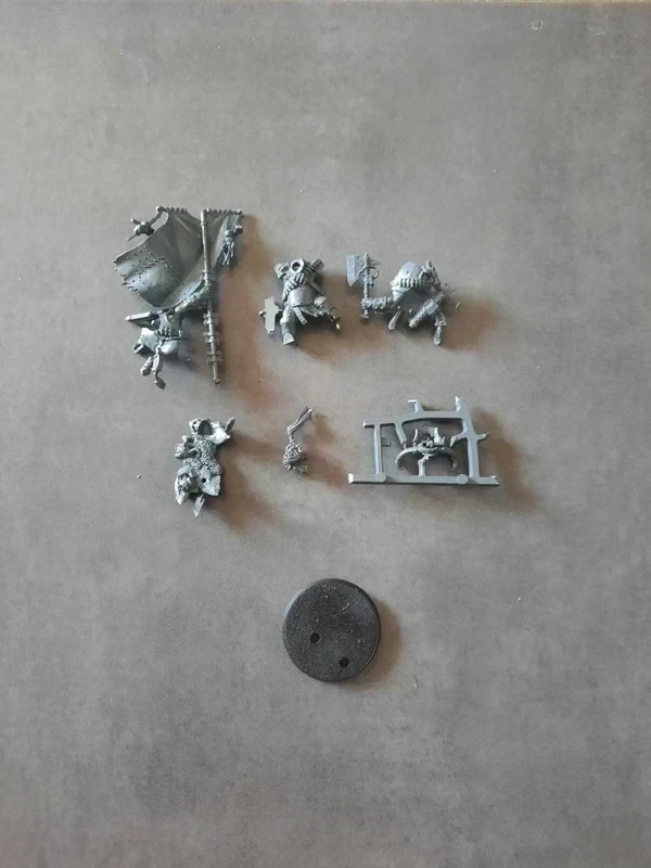 Figurine Orks Nob Portétendar Armageddon Warhammer 40000