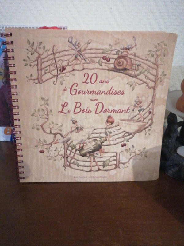 Beau livre 20 ans de gourmandises avec le bois dormant