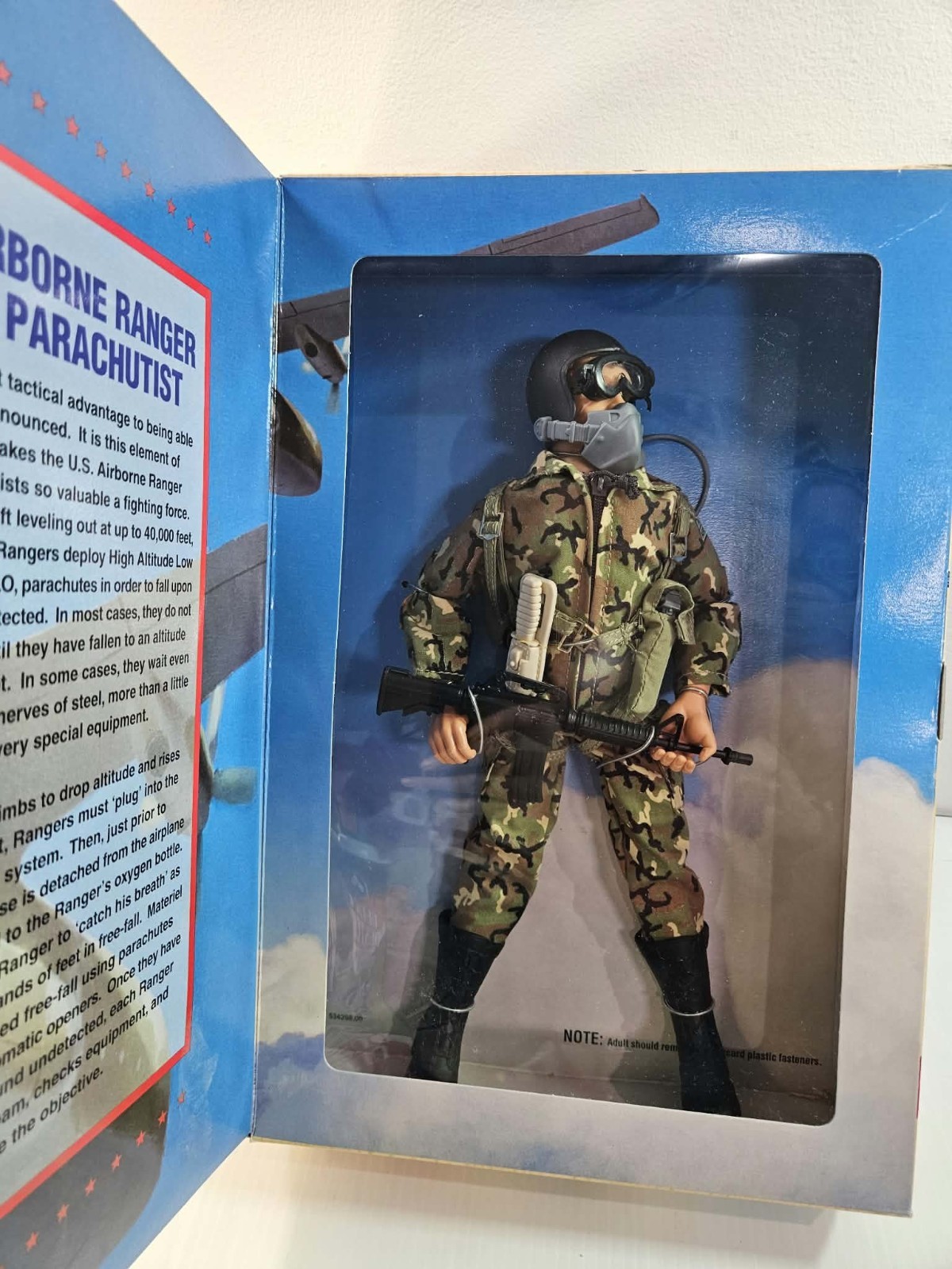 1998 GI Joe US Airborne Ranger HALO Parachutist 12" Limited Edition NIB