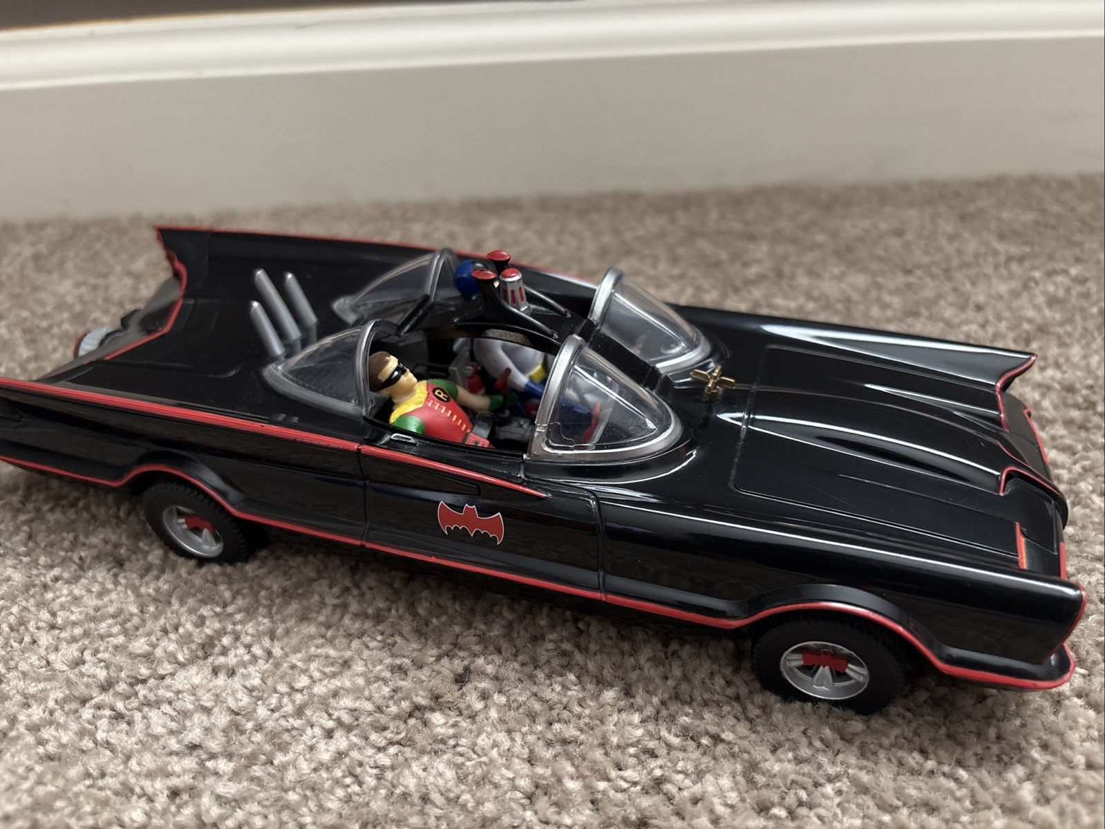 NJ Croce DC Classic TV Series Batmobile with Bendable Figures 1/24 Scale Vehicle