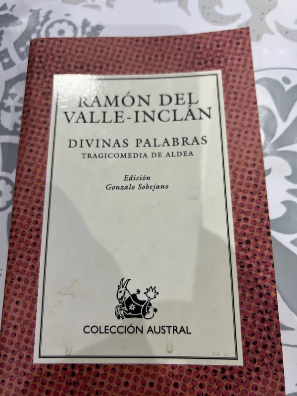 Libro Divinas Palabras de Ramon del Valle -Inclán