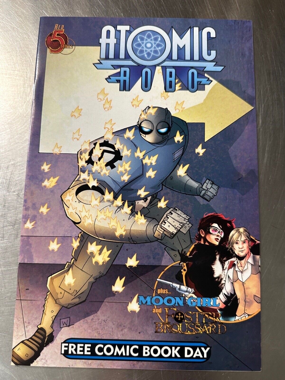 Atomic Robo Foster Broussard Moon Girl 2011 Used Condition Comic Book