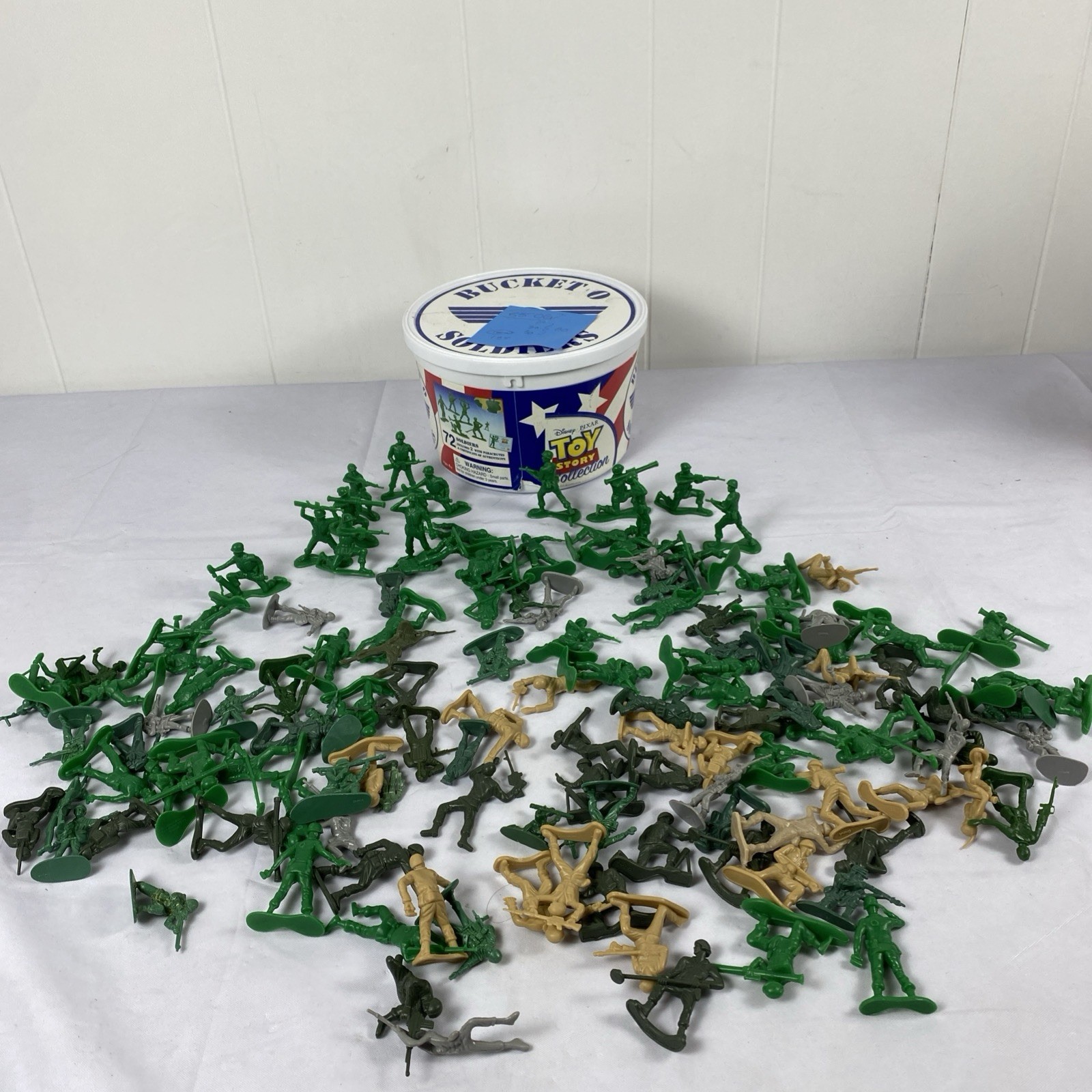 Disney TOY STORY Secchiello o Soldatini 55/72 Personaggi Verde Esercito Uomo - Lotto Totale 135
