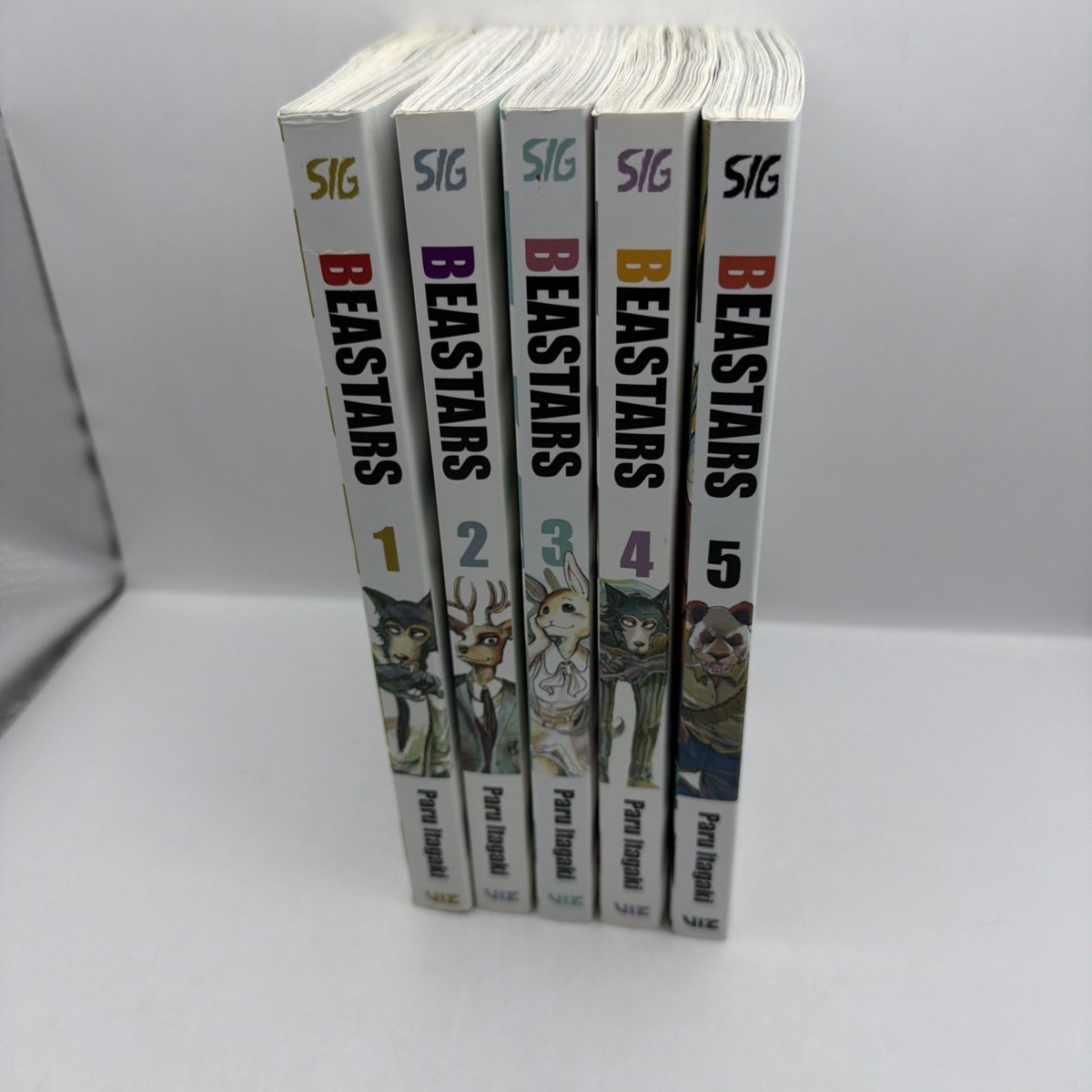 Beastars Volumi 1-5 Manga Set Copertina Morbida Inglese VIZ Media Paru Itagaki