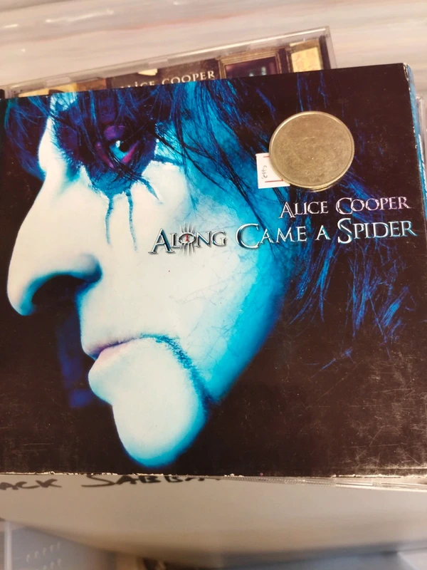 Alice Cooper - Along Came a Spider