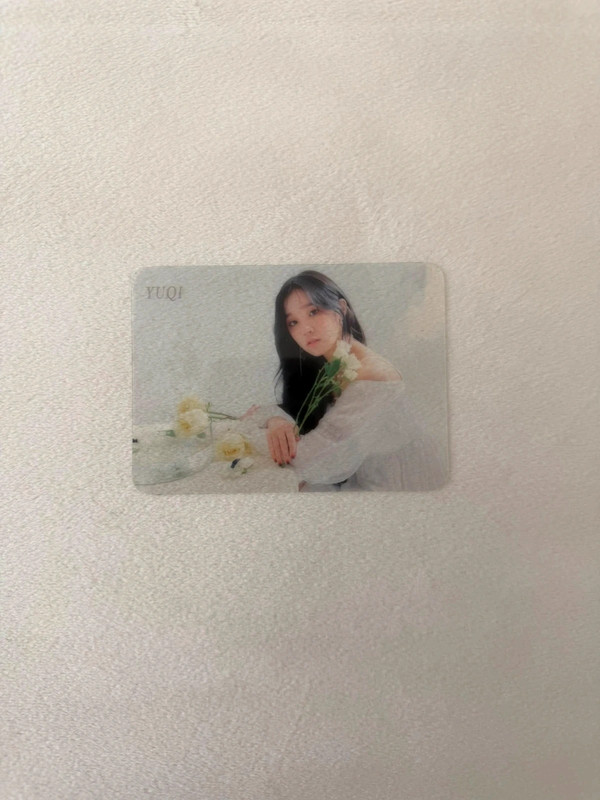 Gidle - I trust photocard transparente - Yuqi