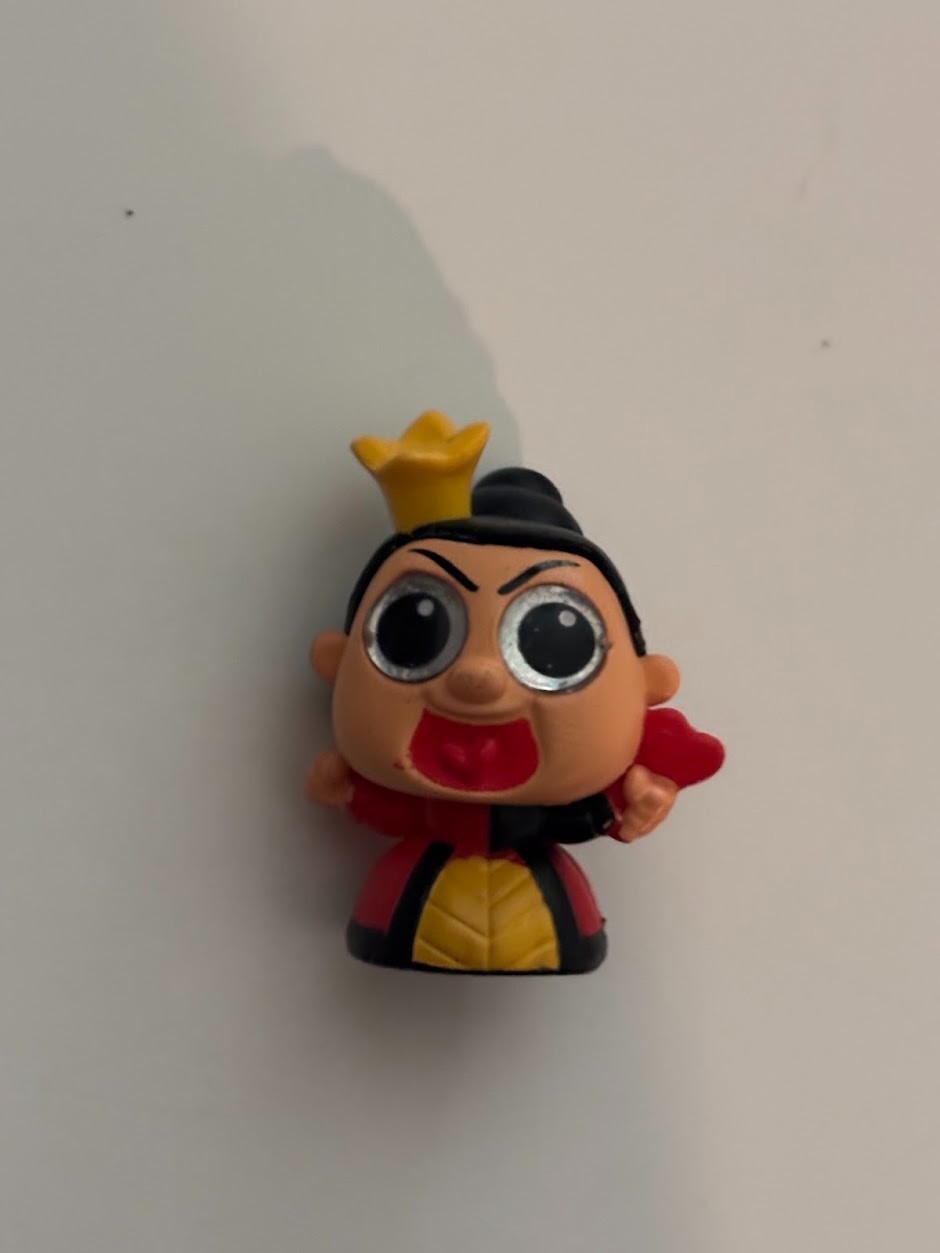 Queen Of Hearts Disney Doorables Series 6