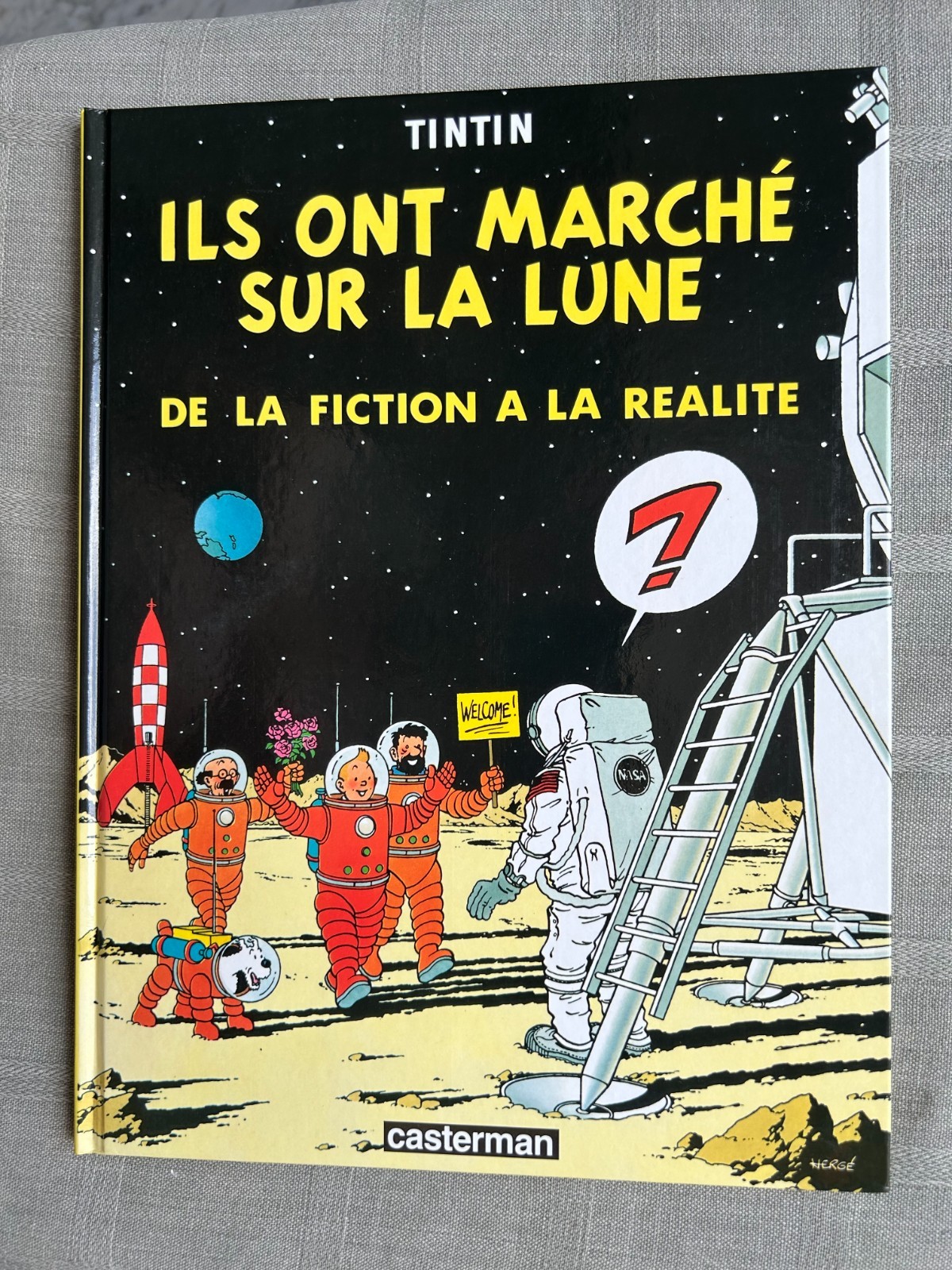 HERGÉ TINTIN ILS ONT MARCHÉ SUR LA LUNE AVEC JAQUETTE LOGABAX EN EXCELLENT ÉTAT