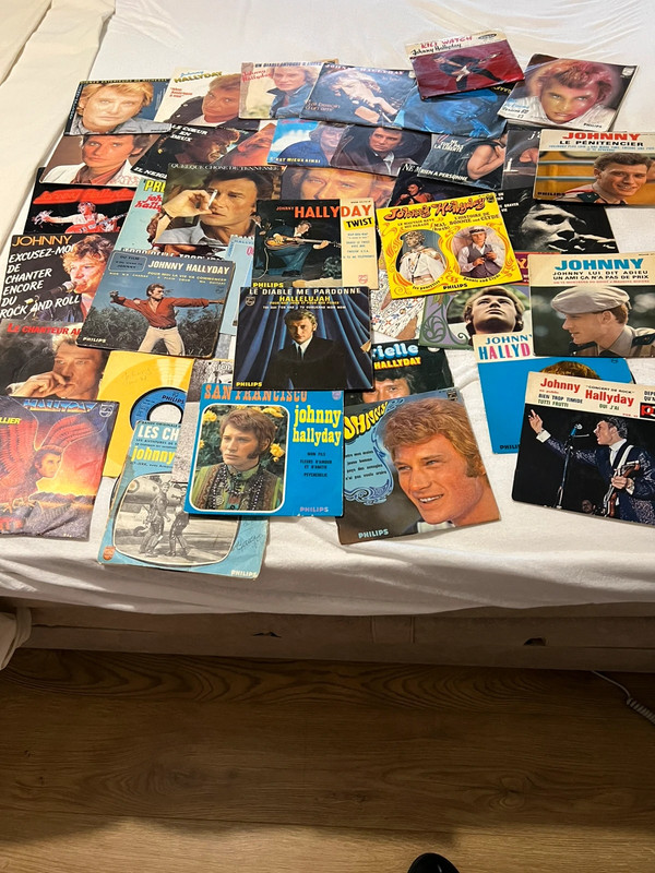 Vends 41 diss 45 tours de Jonnhy Halliday