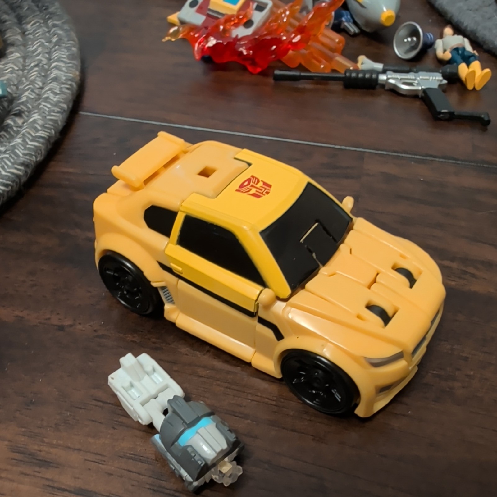 Takaratomy Generations Series Lg54 Bumblebee & Exo-Suit Spike Japanese Ver. NEW