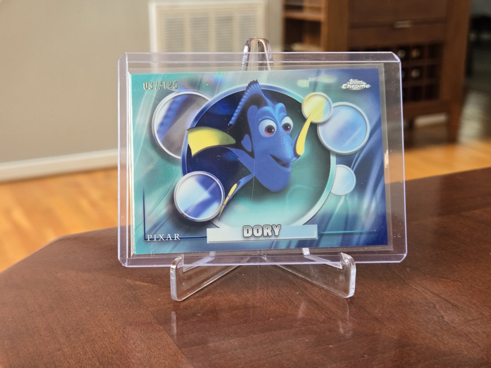 2026 Topps Disney Chrome DORY #90 blu chiaro blu scuro lava /125 - Alla ricerca di Nemo