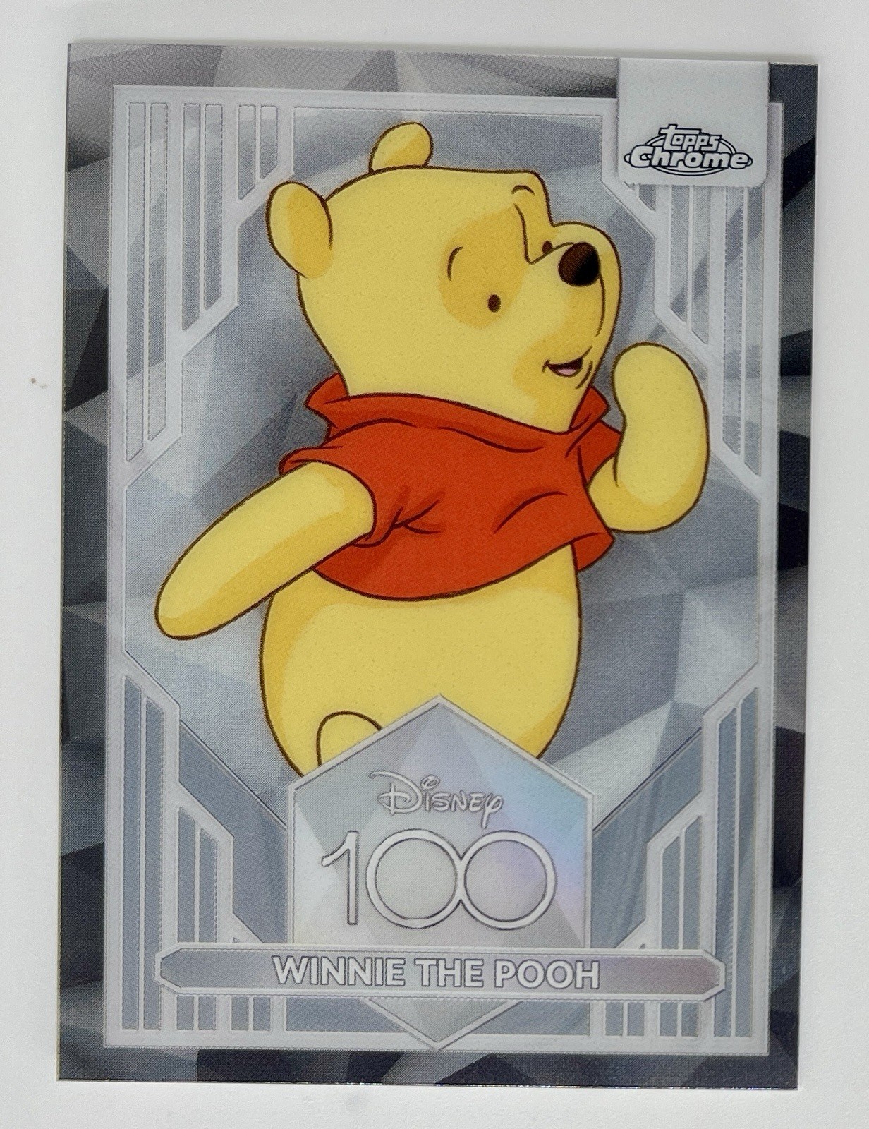 2023 Topps Chrome Disney 100 - Carta WINNIE THE POOH #33 (100 anni di meraviglie)